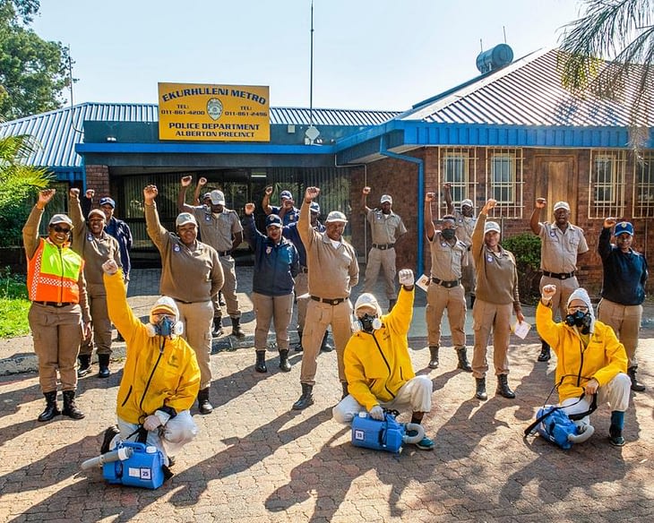 Борьба с пандемией в ЮАР: <br>как саентологи помогали полиции, пожарным и пожилым